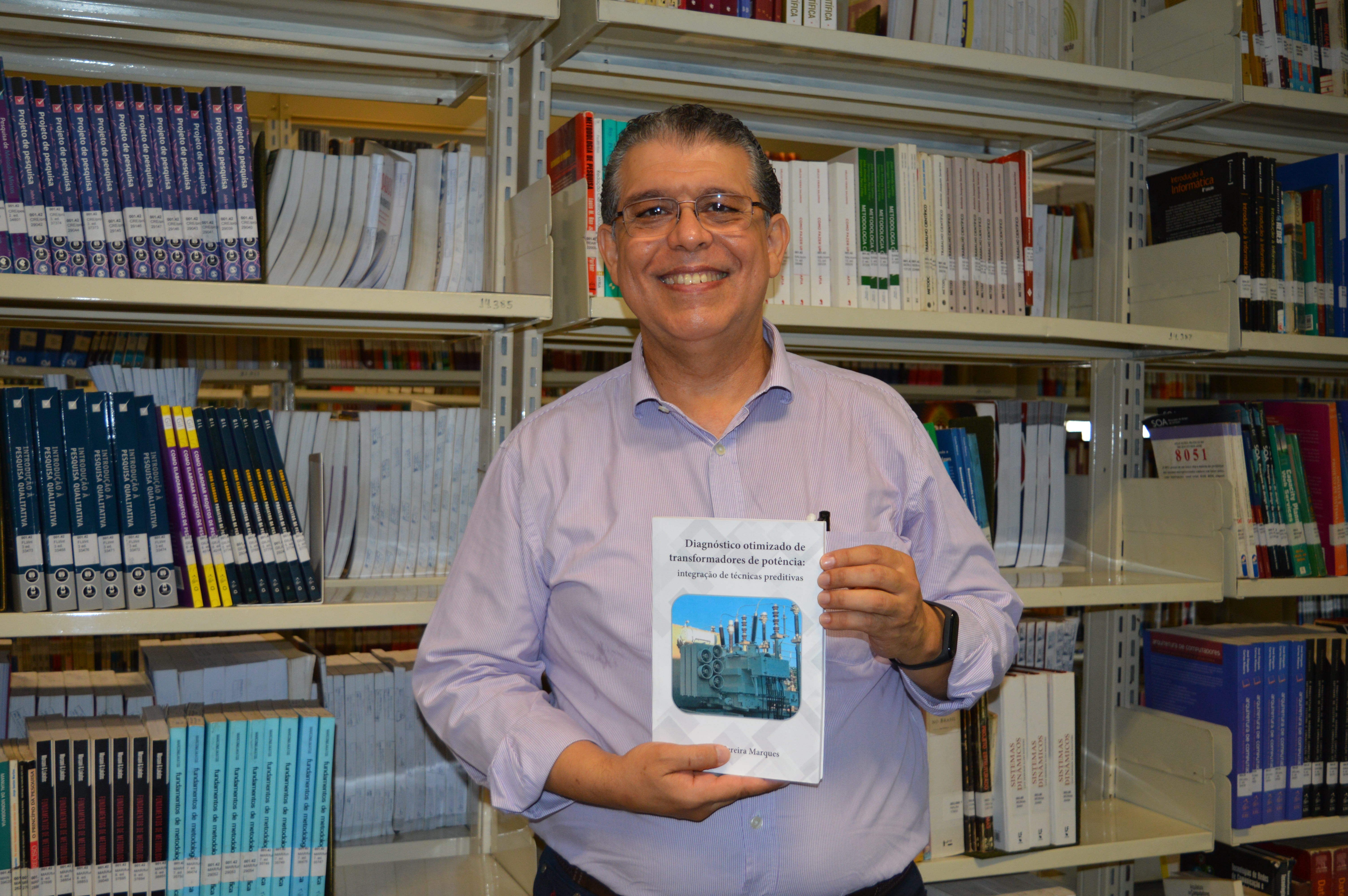 Professor do Câmpus Goiânia do IFG, André Marques, publicou neste ano livro que apresenta inovações para diagnóstico de transformadores de potência.